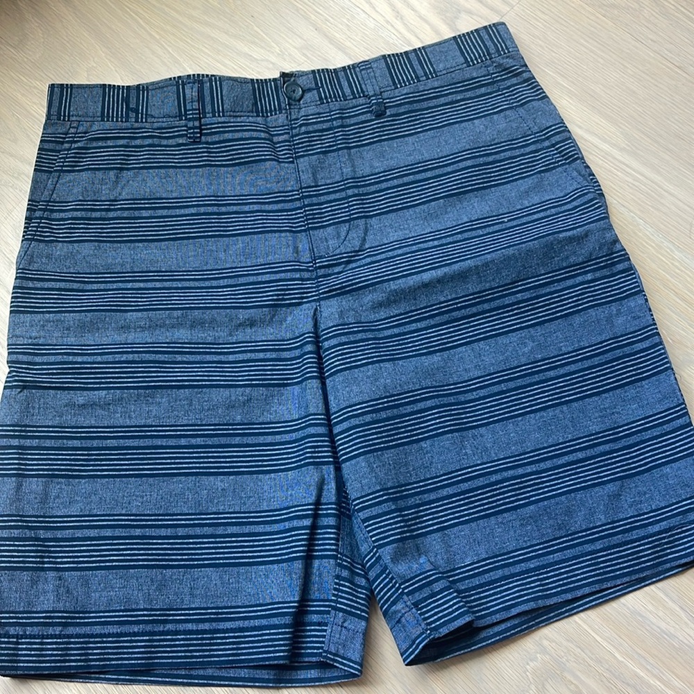 Penguin original Men’s cotton dress preppy shorts like new size 32